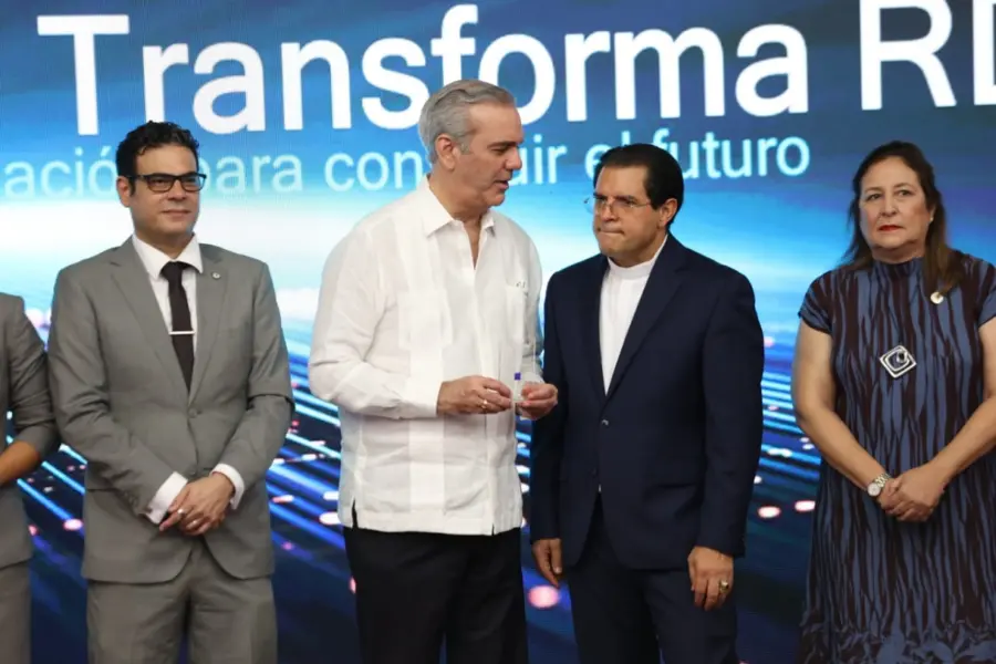 Presidente Luis Abinader participó este jueves en presentación de microchip de la PUCMM. José de León.