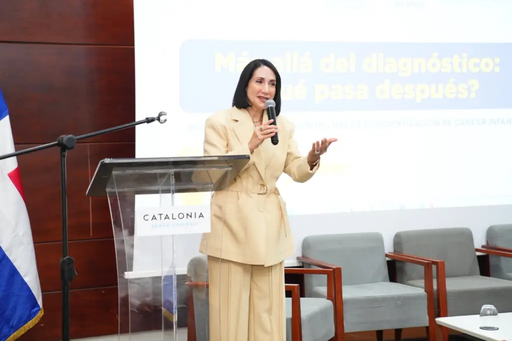 Primera dama Raquel Arbaje, en su intervención en la actividad por el Mes de la Concientización del cáncer infantil.