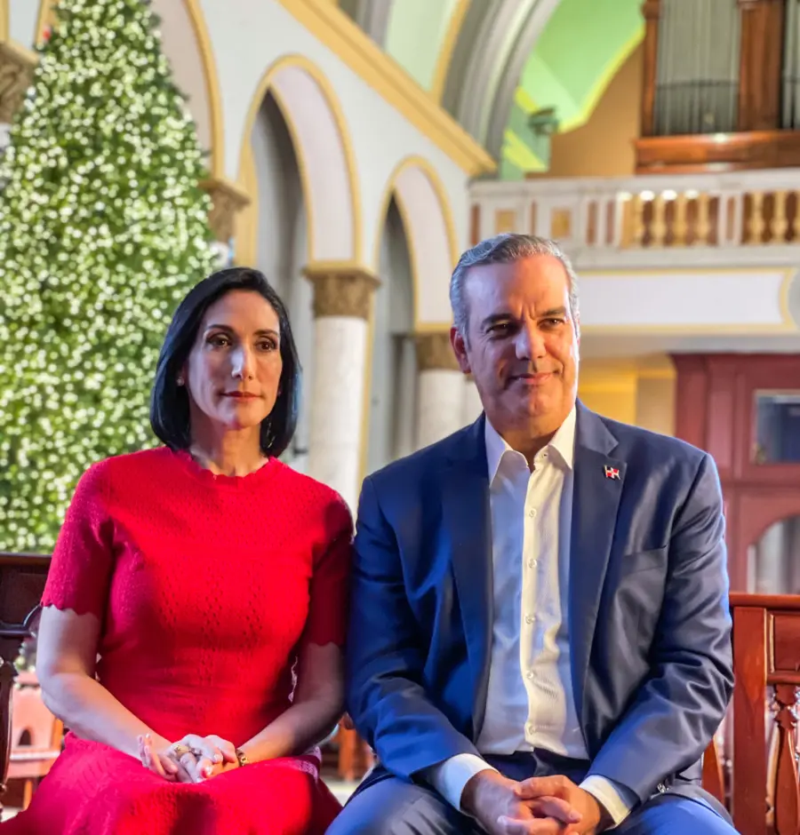 "Que dichoso soy al tenerte": Abinader felicita a su esposa en su cumpleaños