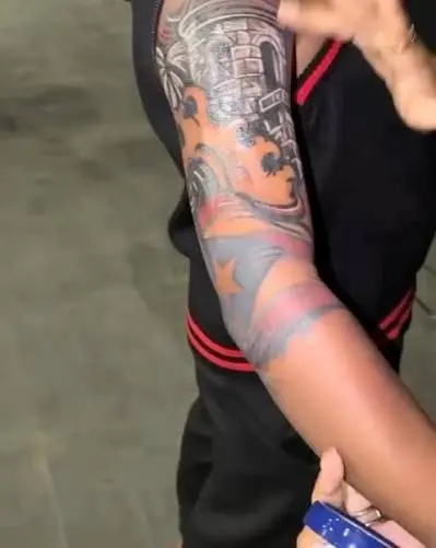 El tatuaje de Dalvin La Melodía que mantiene enfrentados RD y Puerto Rico