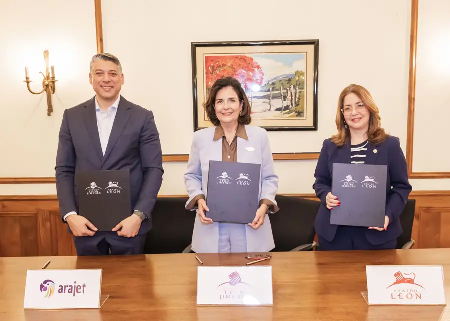 Centro León y Arajet renuevan alianza para proyectar el arte dominicano en el exterior