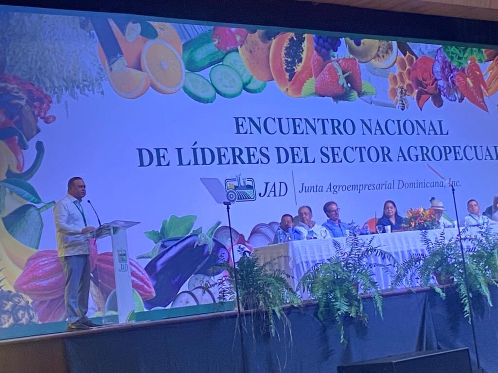 Ministro de Agricultura llama a transformar el campo dominicano con tecnología y relevo generacional