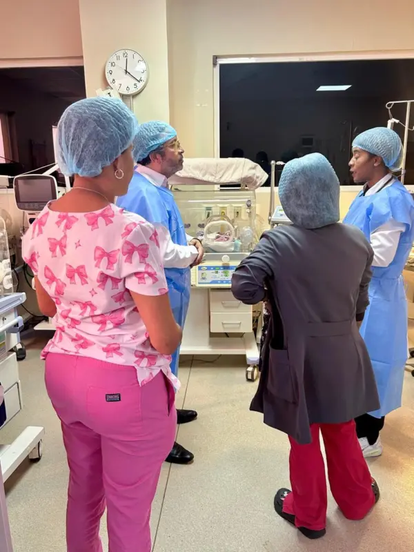 Una comisión del SNS visitó la UCIN del Hospital Ángel Contreras