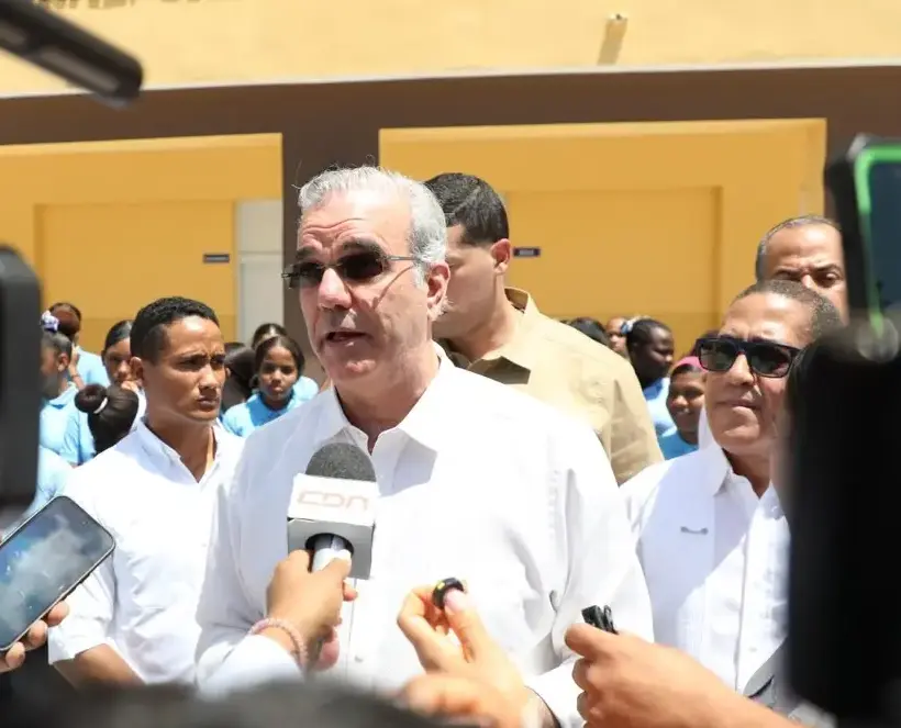 Abinader sobre caso SeNaSa: "Que sirva de advertencia, el que cometa un acto de corrupción será sometido a la justicia"
