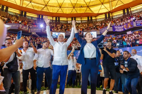 Ricardo de los Santos y Carolina Mejía