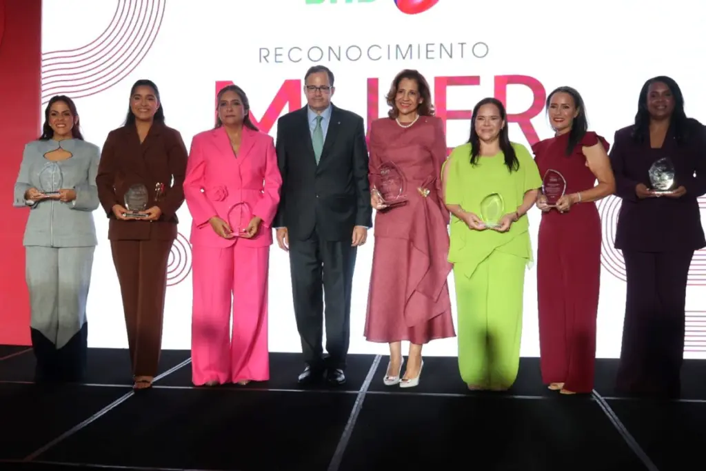 Mujeres aumentan su participación en el sistema financiero dominicano resalta Steven Puig