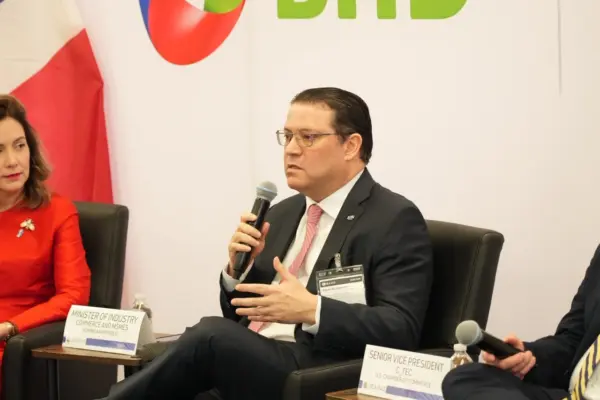 Yayo Sanz Lovatón en la OEA