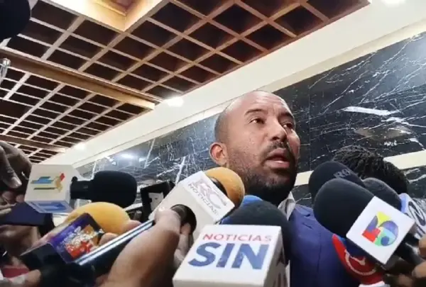 Jorge Contreras, abogado de 7 médicos