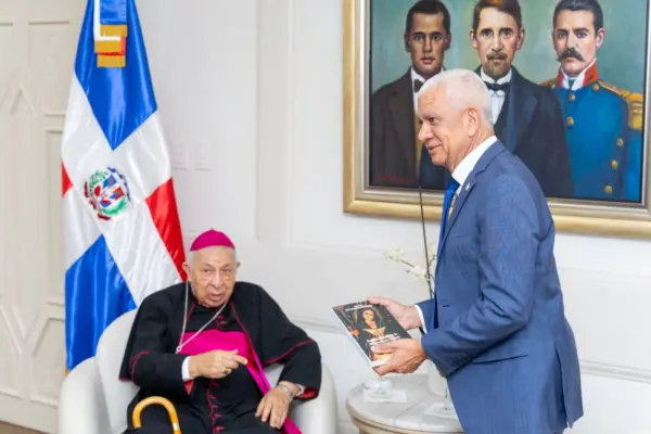 El arzobispo emérito de Santiago, monseñor Ramón Benito de la Rosa y Carpio.