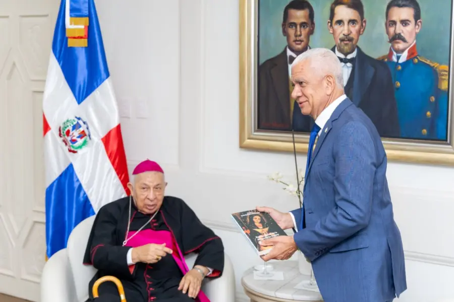 El arzobispo emérito de Santiago, monseñor Ramón Benito de la Rosa y Carpio.