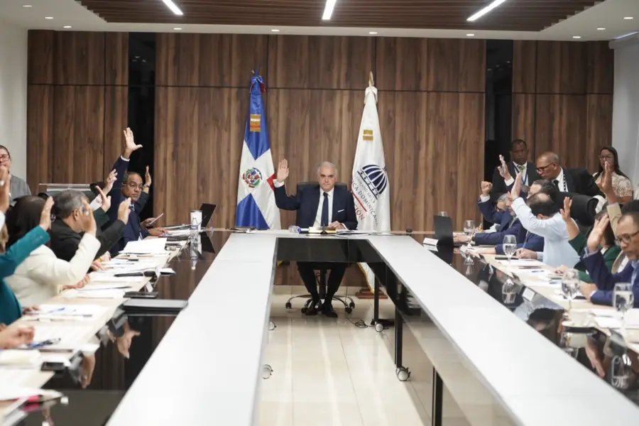 El ministro Luis Miguel De Camps encabezando Consejo