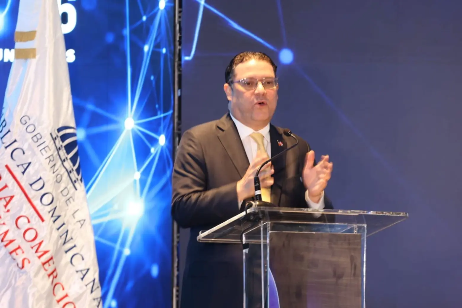 Gobierno dispone de unas 15 mil becas para capacitación en tecnología