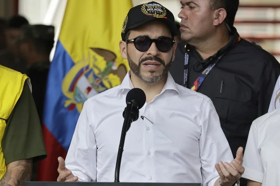 Fotografía de archivo del presidente de Colombia, Abelardo de la Espriella, durante una rueda de prensa, en Pereira (Colombia). EFE/ Carlos Ortega