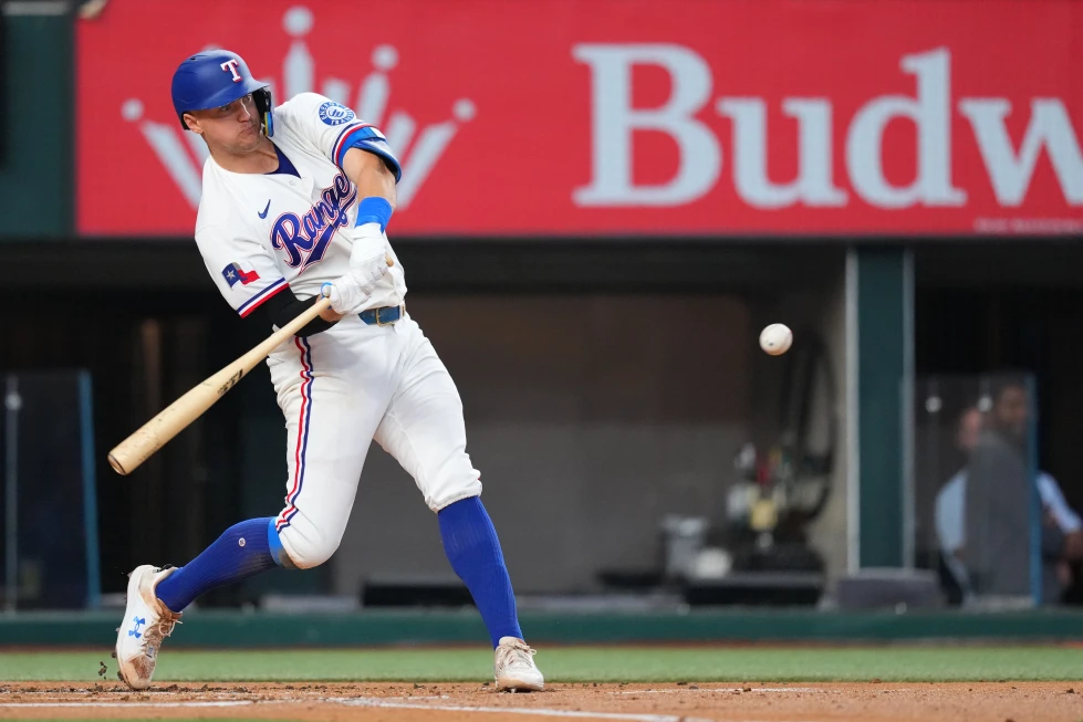Rangers colocan a Josh Jung en lista de lesionados por fractura en la mano