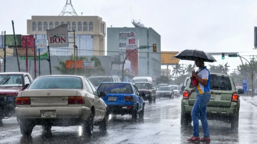 Provincias en alerta amarilla y verde por efectos de onda tropical en RD