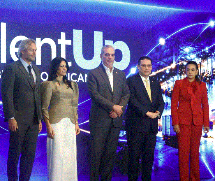 gobierno dominicano puso a disposición del publico unas 15 mil becas gratuitas