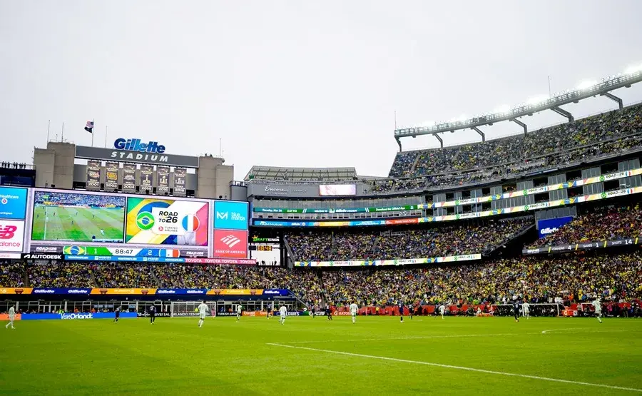Convocan una protesta contra el dueño del estadio en Massachusetts donde actuará Ed Sheeran