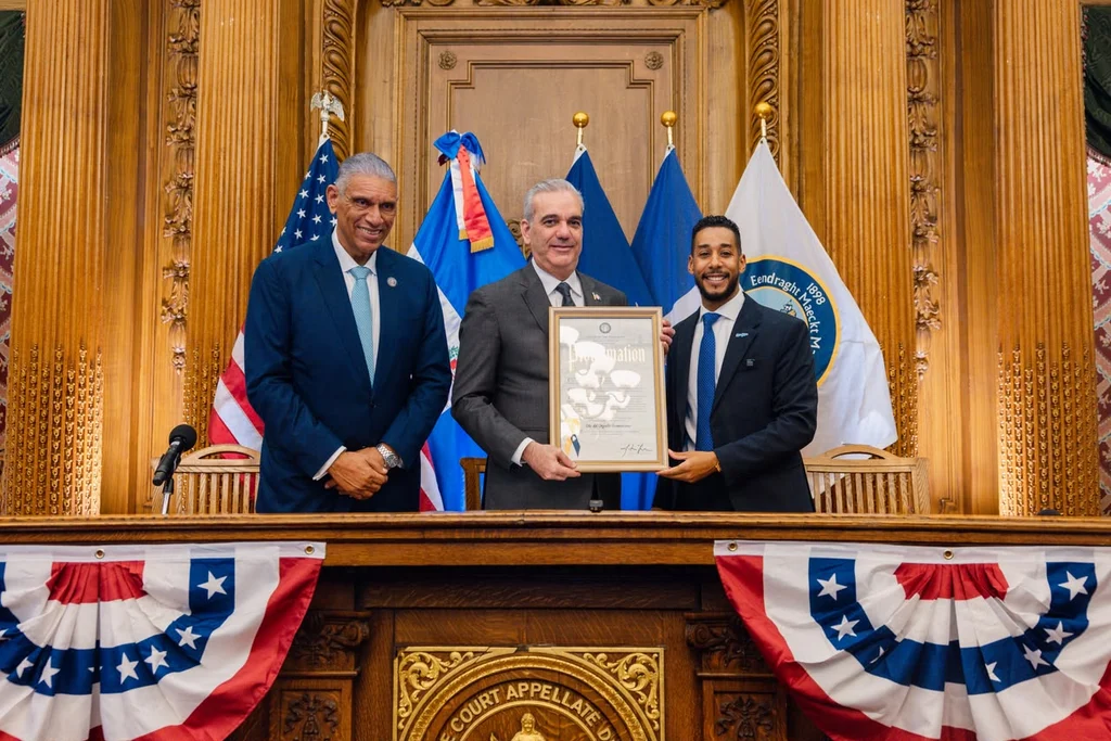 Abinader se reúne con diáspora dominicana y declaran el 24 de septiembre como Día del Orgullo Dominicano