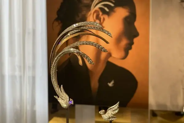 Vista de la presentación de bolsos y otros complementos de lujo de la firma de alta joyería Chaumet en París.