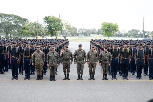Ley impulsaría servicio militar obligatorio para rescatar de “ociosidad improductiva” a los jóvenes