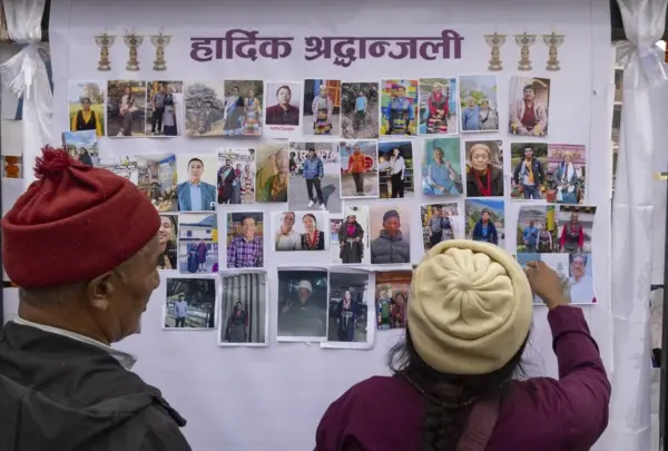 personas que perdieron la vida en las riadas cerca de la frontera entre Nepal y el Tíbet.