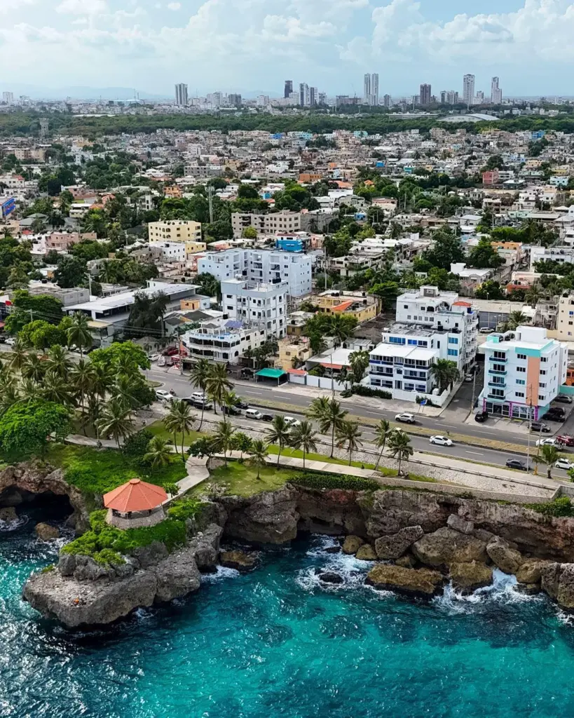 La provincia Santo Domingo 25 años después: seis cambios de alcaldes pero las carencias no han cambiado