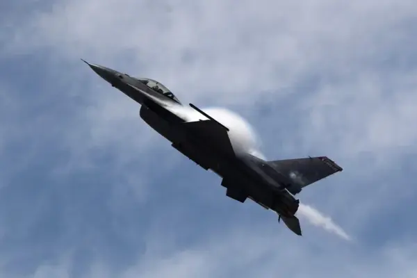 Fotografía de archivo de un avión de combate F-16 de Estados Unidos. EFE/ Paolo Aguilar