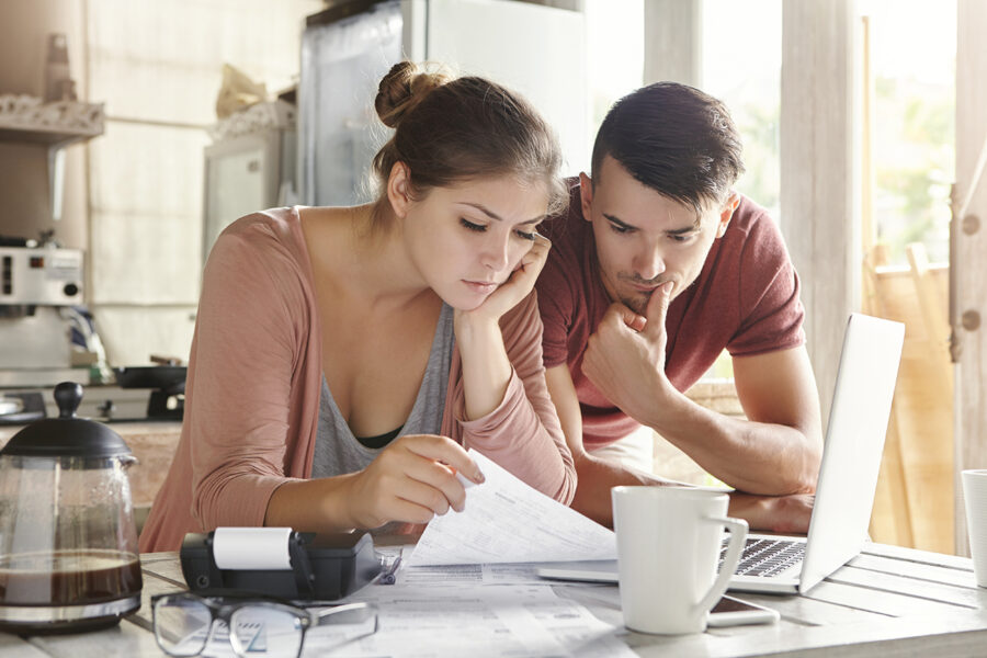 Infidelidad financiera: ocultar deudas o ingresos puede quebrar la confianza de pareja