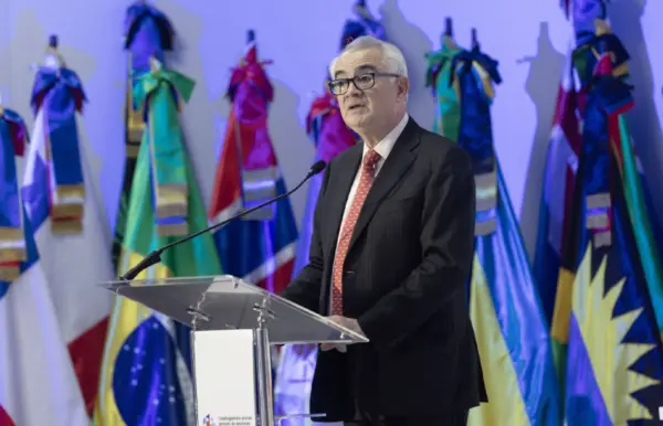 El secretario ejecutivo de la Comisión Económica para América Latina y el Caribe (Cepal), José Manuel Salazar-Xirinachs, habla en la segunda jornada del Cuadragésimo Primer Período de Sesiones de la Cepal ayer  en Santiago de los Caballeros. efe