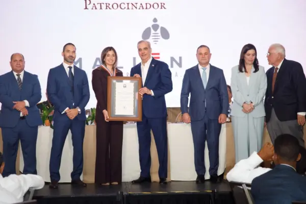 El presidente Luis Abinader encabezó ayer la entrega de la XXXV Medalla de Honor al Mérito.