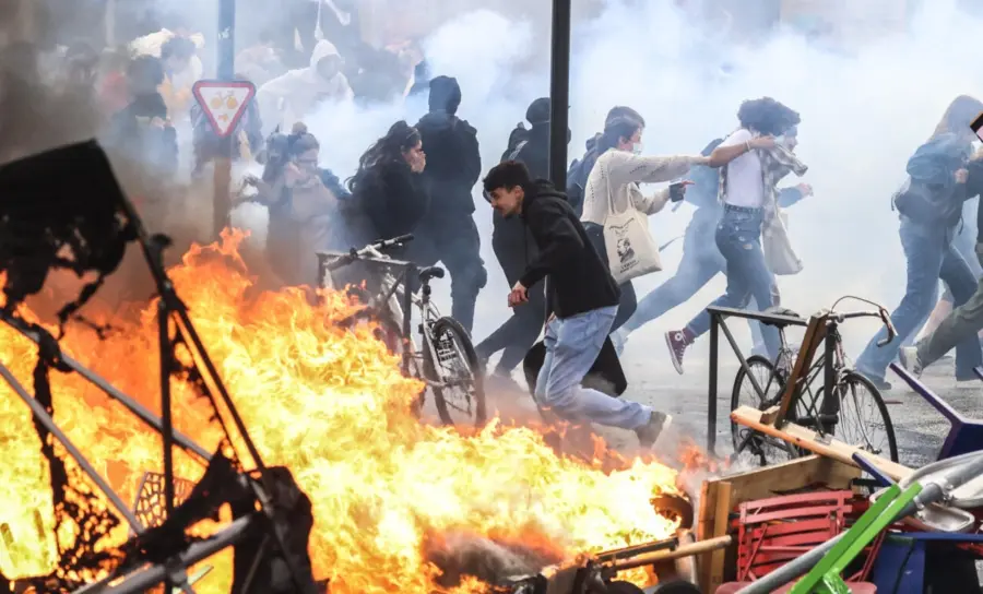 El Gobierno francés apunta a la ultraderecha por las manifestaciones violentas.