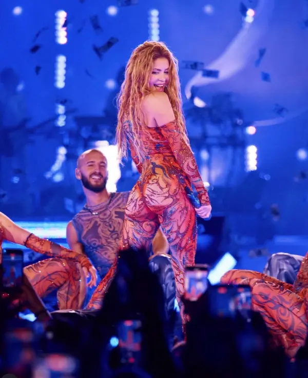 Shakira terminó anoche su residencia musical que hizo en Madrid por varios días.