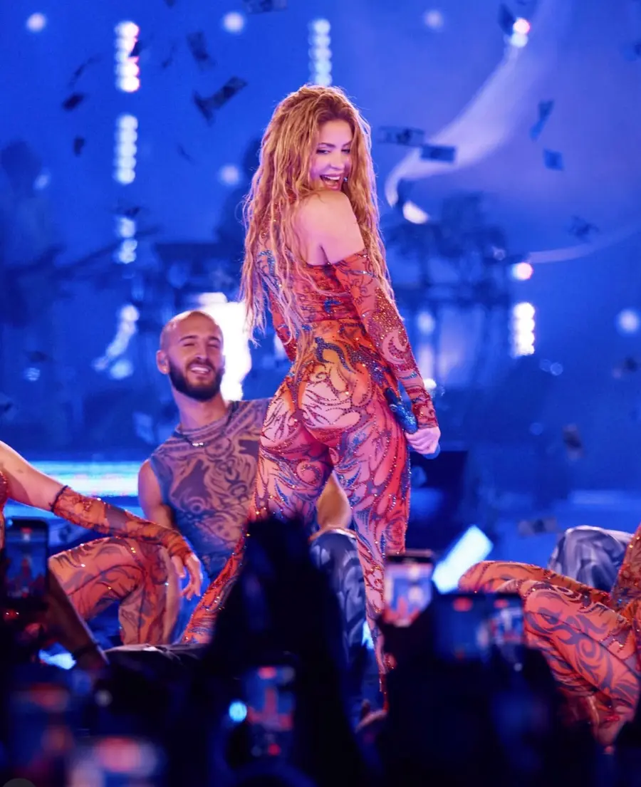 Shakira terminó anoche su residencia musical que hizo en Madrid por varios días.
