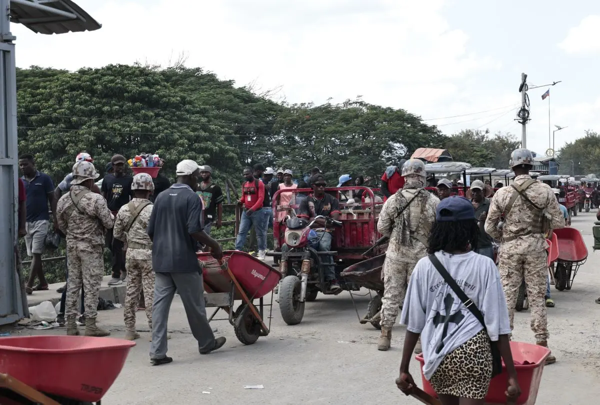En Dajabón, haitianos cruzan a trabajar y retornan a su país