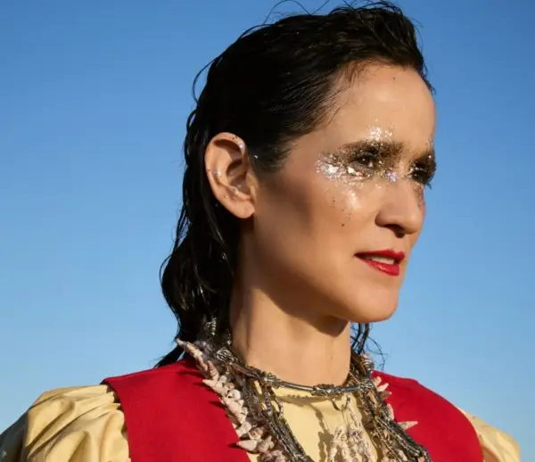 Julieta Venegas es invitada al festival Isle of Light.