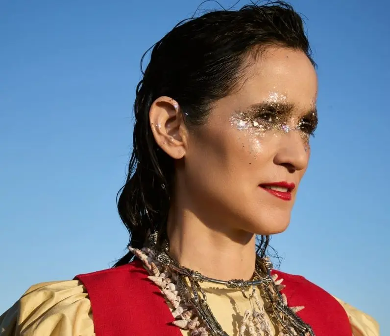 Julieta Venegas es invitada al festival Isle of Light.