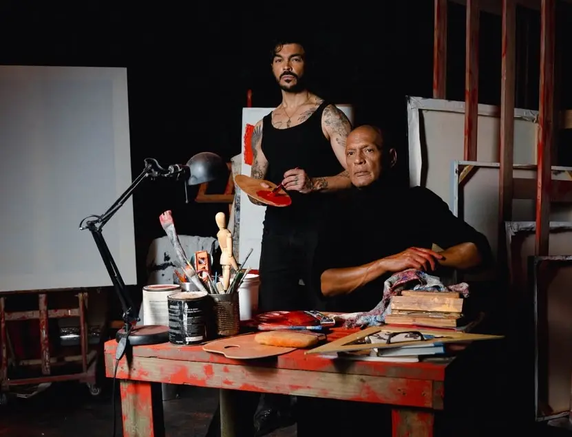 “Rojo”: una obra de duelo entre el arte, el poder y el miedo a ser olvidado