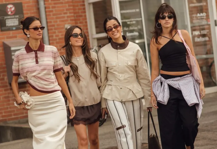 La moda promete diferenciarnos, pero los algoritmos pueden terminar haciendo que todos busquemos la misma “diferencia”.