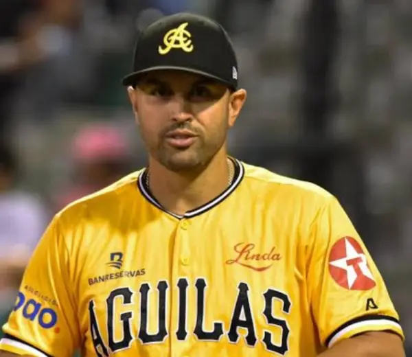 Luis-Pipe-Urueta, manager.