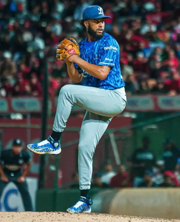 Adonis Medina forma parte de la rotación abridora de los Tigres del Licey.