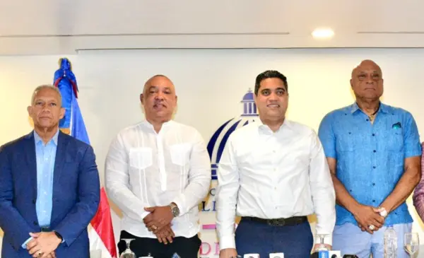 Erick Then, Juan Nuñez, Kelvin Cruz y José Canó en la rueda de prensa del Sub-18 .
