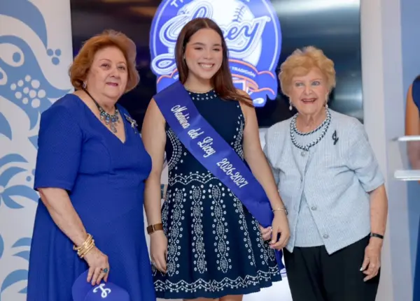 Matilde Dargam, Noah Yunén Beras-Goico y Mercedes de Fernández.