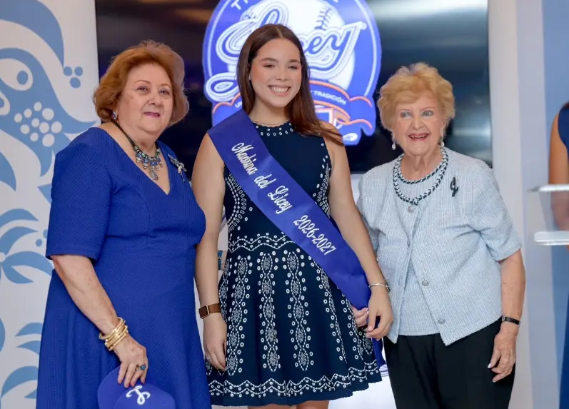 Matilde Dargam, Noah Yunén Beras-Goico y Mercedes de Fernández.