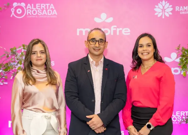 Natacha Quiterio,  Carlos Pimentel y Vanessa Caminero.