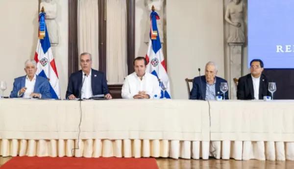 Entre las obras concluidas están los pasos a desnivel de la las avenidad Gregorio Luperón y el de la Isabel Aguiar,  “Pintura.