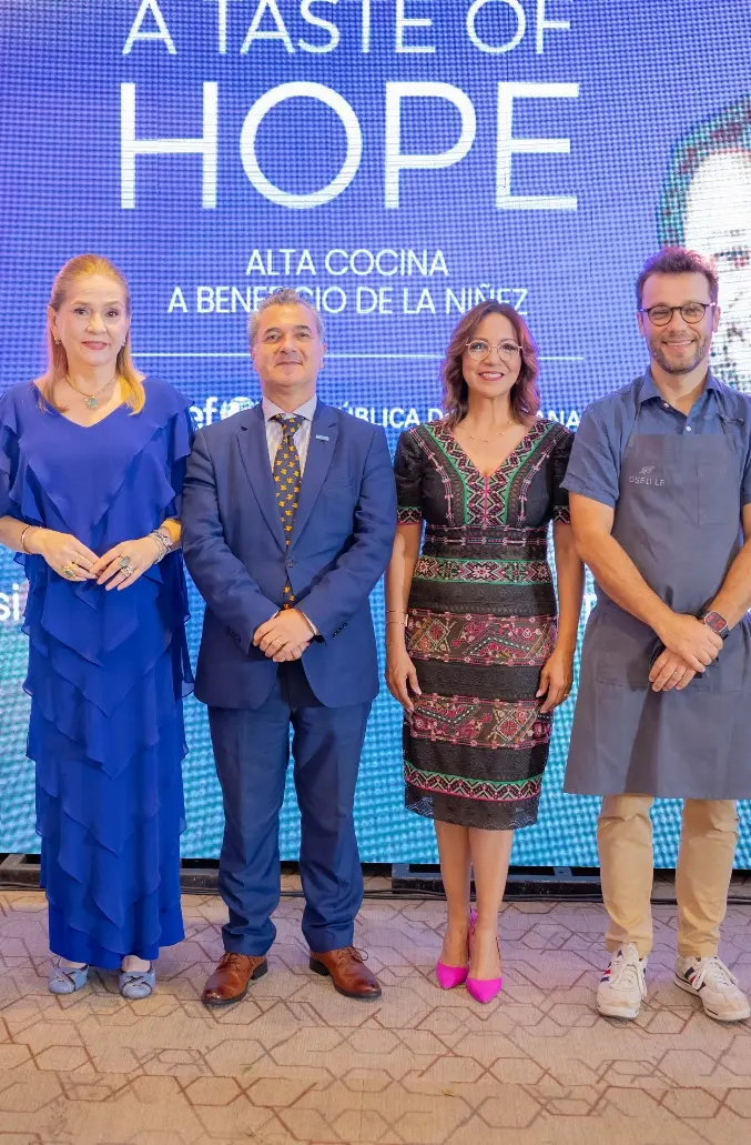 Jatnna Tavárez, Carlos Carrera, Josefina Navarro y Thomas Troisgros, durante el evento  que reunió a sus aliados estratégicos.