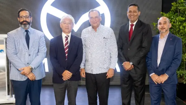 Joan Abreu Peña, Mike Kuroiwa, Fernando Villanueva Sued, Pedro Then y Carlos Méndez.
