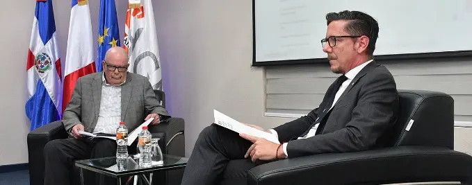 Representantes de ambas instituciones.