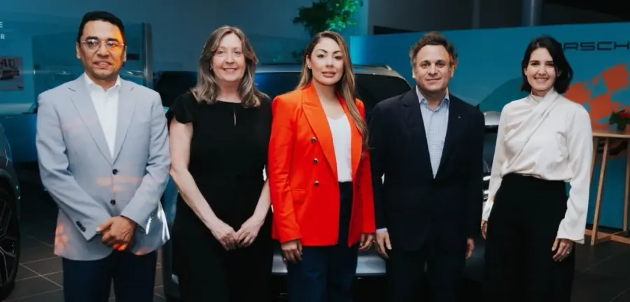 Federico Jovine, Beatriz Bienzobas, Iluminada Muñoz, Jacinto Peynado & Jessica Hasbún.