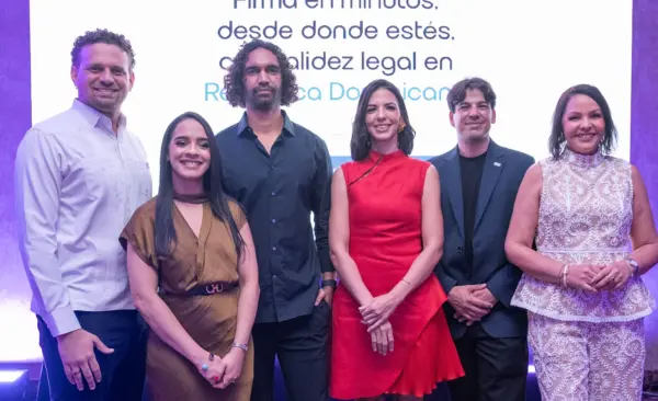 Irving Rivas, Emily Pérez, Joel Monegro, Gabriela Gómez, Piero Gómez y Erika Padován.